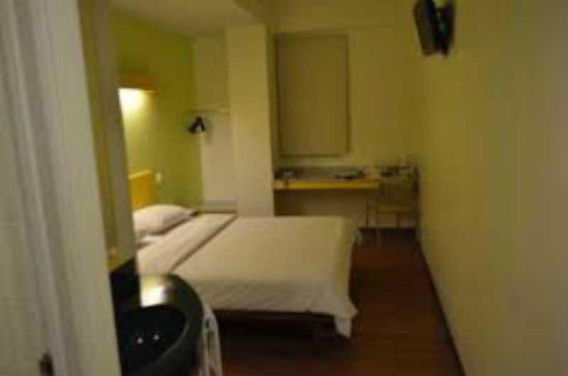 Ibis Budget Jakarta Menteng Екстер'єр фото
