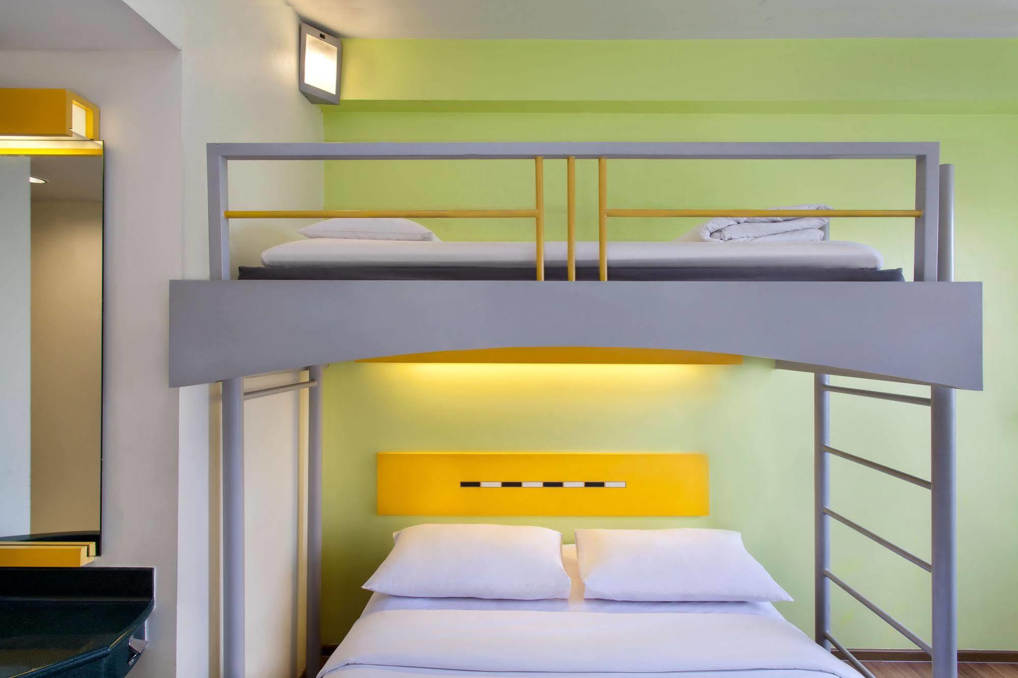 Ibis Budget Jakarta Menteng Екстер'єр фото